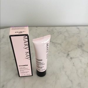 Beige 3, TimeWise Matte-wear liquid foundation NIB